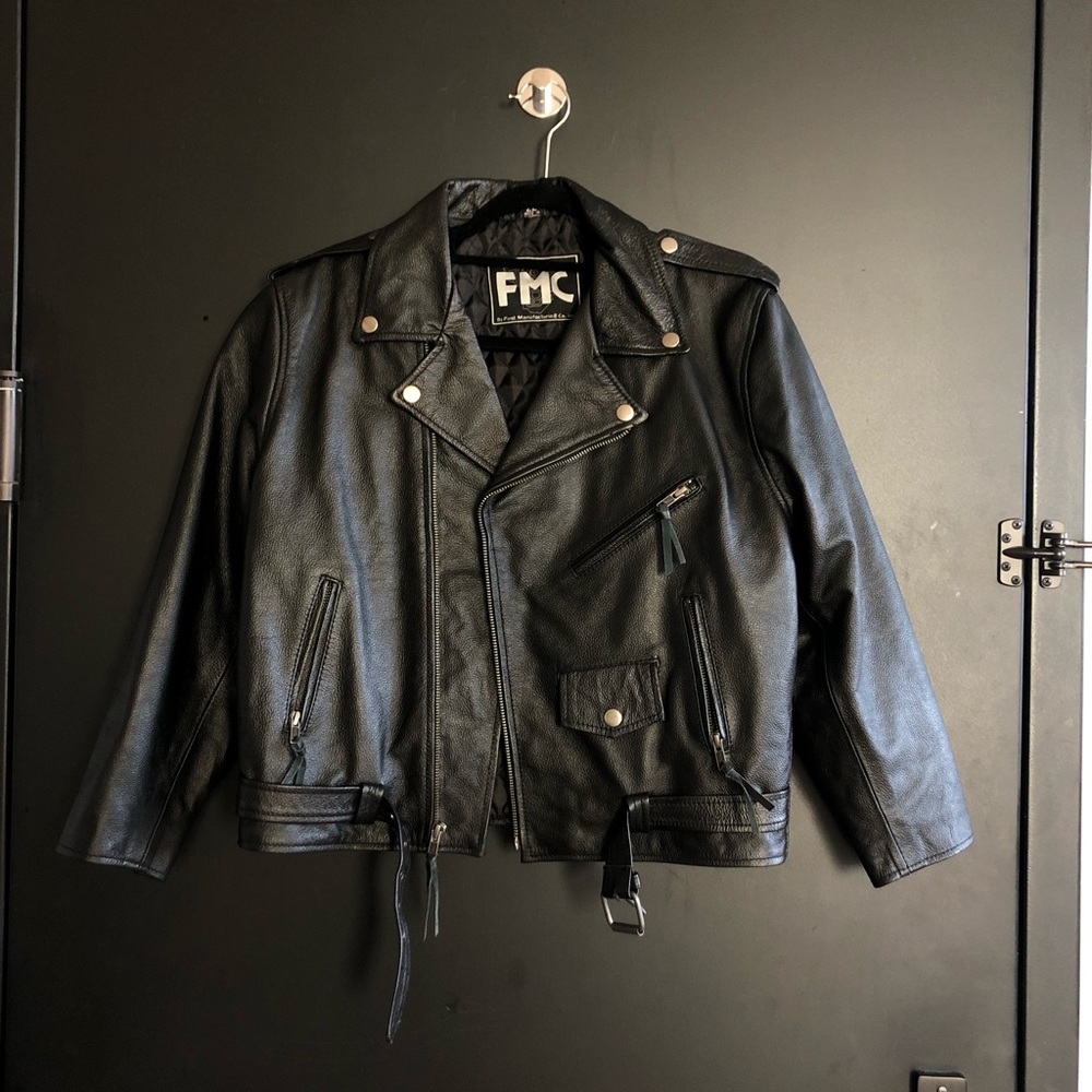 Genuine Leather Vintage Motorcycle Jacket with Zippers and Pockets